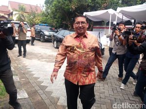 Ikut Kunjungi Neno, Fadli Zon: Jangan Sampai Persekusi Terulang Ikut Kunjungi Neno, Fadli Zon: Jangan Sampai Persekusi Terulang