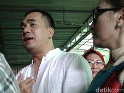 Dikepung Fans & Mantan, Begini Saipul Jamil Rayakan HUT di Lapas Cipinang