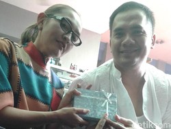 Saipul Jamil Keluar Penjara untuk Nyanyi, Dewi Perssik Hargai Suami