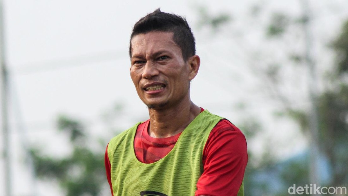 Ismed Sofyan bercerita soal tendangan bebasnya. (Foto: Rifkianto Nugroho/detikSport)