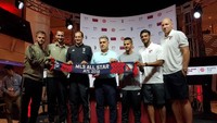 Sementara itu, sebagian besar pemain Juventus sedang bersiap melawan MLS All-Stars di Mercedes Benz Stadium, Atlanta pada Kamis (2/8/2018) mendatang. Skuat Bianconeri akan berlatih secara utuh di Turin pada Rabu (8/8) pekan depan. (Foto: Twitter @juventusfcen)