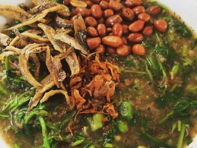 Tambah Semangat dengan Sarapan Bubur Pedas Khas Kalimantan