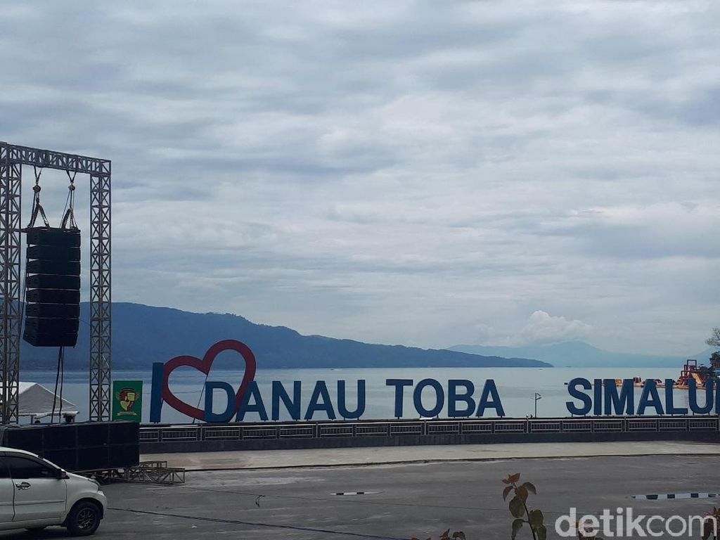 Grab Diajak Luhut Kembangkan Pariwisata Danau Toba Grab Diajak Luhut Kembangkan Pariwisata Danau Toba