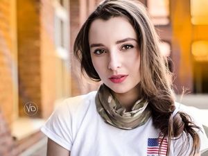 Fakta Mengejutkan di Balik Foto Wanita yang Disebut Tentara Tercantik