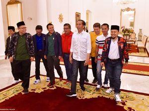 Rapat Jokowi dan 9 Sekjen Partai Koalisi Sempat Bahas Soal PAN Rapat Jokowi dan 9 Sekjen Partai Koalisi Sempat Bahas Soal PAN