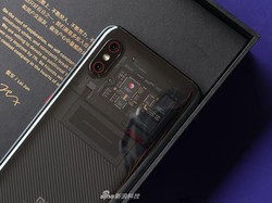 Casing Transparan Mi 8 Explorer Ternyata Cuma Pemanis