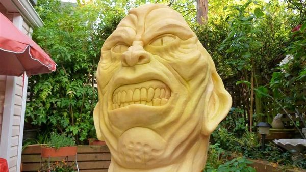 Bikin Takjub! 10 Ukiran Labu Ini Bentuk T-Rex hingga Tokoh Kartun