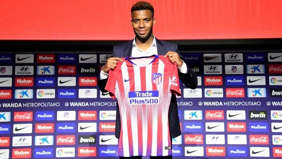 Thomas Lemar diperkenalkan sebagai pemain baru Atletico Madrid (Foto: Javier Soriano/AFP)