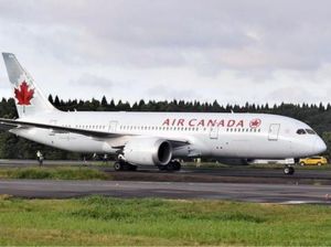 Hak Istimewa Karyawan Air Canada Dicabut gegara Anak Komplain di Media Hak Istimewa Karyawan Air Canada Dicabut gegara Anak Komplain di Media