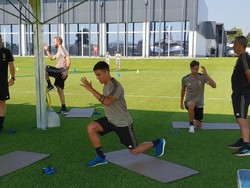 Selain Ronaldo, pemain-pemain yang berlatih di Vinovo adalah Gonzalo Higuain, Rodrigo Bentancur, Douglas Costa, Paulo Dybala, dan Juan Cuadrado. Foto: Twitter @juventusfc