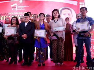 Aksi Cak Imin Beri Penghargaan untuk Para Pejuang Kemanusiaan