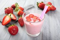 Strawberry yang Manis Asam Punya 8 Manfaat Sehat Ini