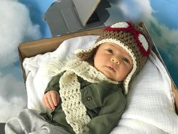 Gemas! Bayi Ini Didandani Jadi Tokoh Wanita Inspiratif