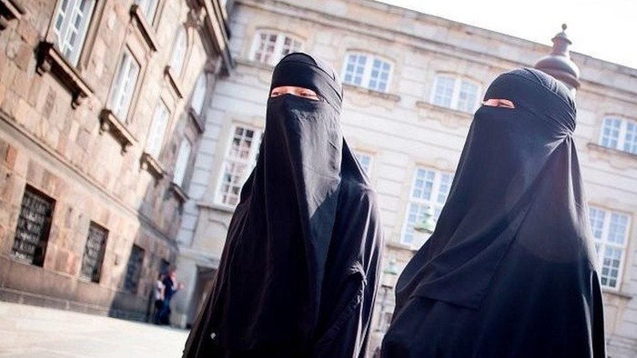 Denmark melarang penggunaan cadar di kawasan umum: Saya tidak akan lepas cadar Denmark melarang penggunaan cadar di kawasan umum: Saya tidak akan lepas cadar