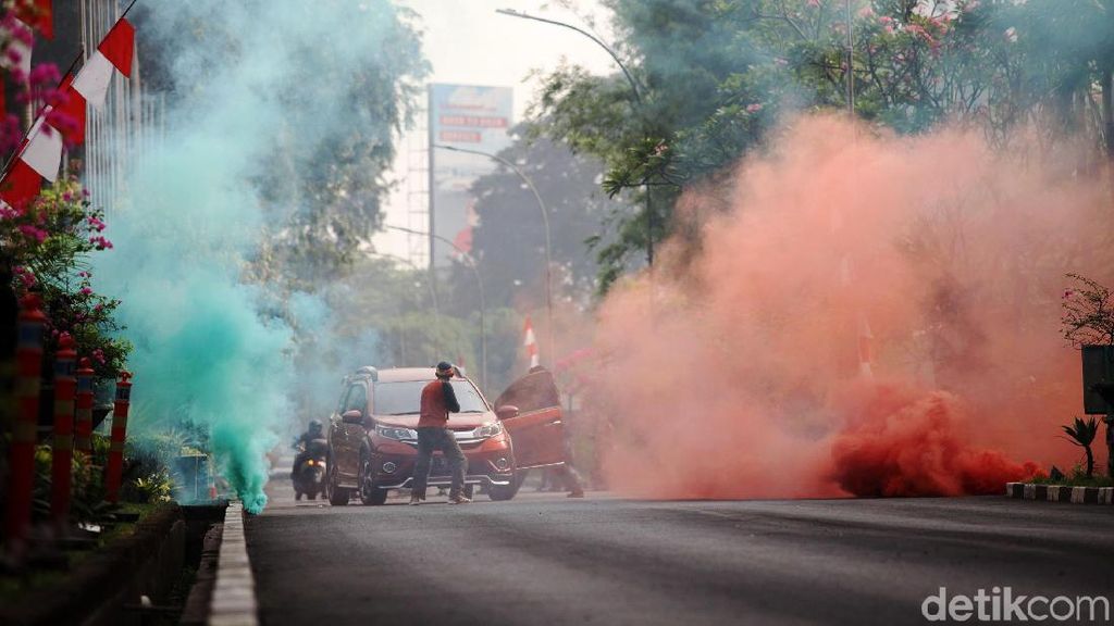 Begini Serunya Simulasi Penanganan Teroris di Senayan Begini Serunya Simulasi Penanganan Teroris di Senayan