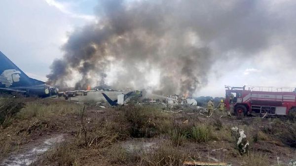 Atapnya Hancur, Ini Pesawat Meksiko yang Kecelakaan Saat Lepas Landas