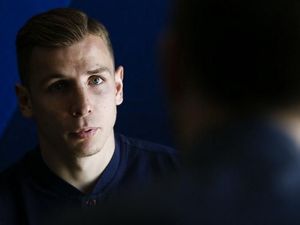 Punya Tato Never Walk Alone, Lucas Digne Dua Kali Tolak Liverpool