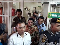 Sidang Dimas Kanjeng Ditunda Gara-gara Saksi