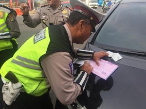 Ganjil Genap di Jalan DI Panjaitan, 11 Pelanggar Ditilang