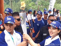 Pelajar SMP N 2 Dolok Panribuan Antusias Sambut Obor Asian Games