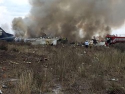 Pesawat Meksiko Kecelakaan Saat Lepas Landas, 85 Orang Luka
