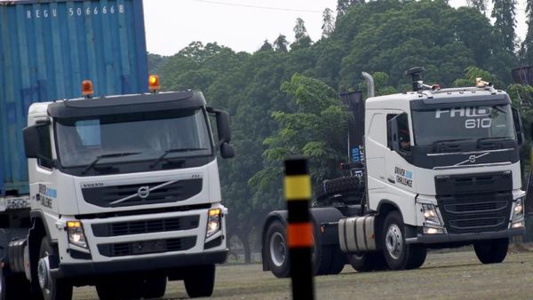 Tantangan Mengemudikan Truk Volvo Tantangan Mengemudikan Truk Volvo