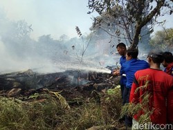 Lupa Matikan Pembakaran Sampah, 2 Rumah Ludes Terbakar di Grobogan