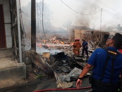 5 Kios di Depok Terbakar, Seorang Ibu Sempat Terjebak