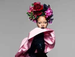 Adu Gaya Beyonce vs. Rihanna di Cover Vogue, Siapa Paling Nyentrik?