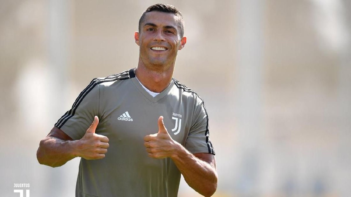 Cristiano Ronaldo dikontrak Juventus selama empat tahun (Foto: Twitter @juventusfc)