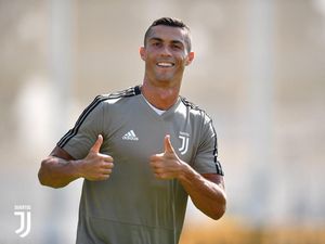 Ronaldo Berseragam Juventus Hadir di Sampul FIFA 19 Ronaldo Berseragam Juventus Hadir di Sampul FIFA 19