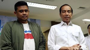 Senyum Bahagia Jokowi Sambut Cucu Keduanya