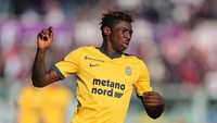 Moise Kean merupakan pemain binaan Juventus dan musim lalu dipinjamkan ke Verona. Pemain 18 tahun ini bikin empat gol dalam 20 penampilan dan diperkirakan bakal lebih menonjol musim ini. (Foto: Gabriele Maltinti/Getty Images)