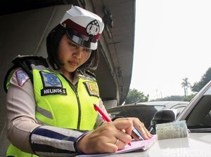STNK Pengendara yang Tidak Bayar Denda e-Tilang akan Diblokir STNK Pengendara yang Tidak Bayar Denda e-Tilang akan Diblokir