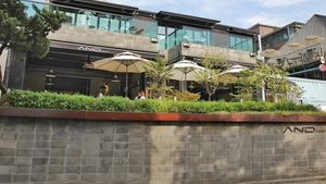 Intip Kafe Kekinian Punya Seungri Big Bang di Seoul, Yuk!