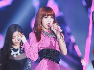 Tiba di Indonesia, Lisa BLACKPINK Dikerubuti Fans