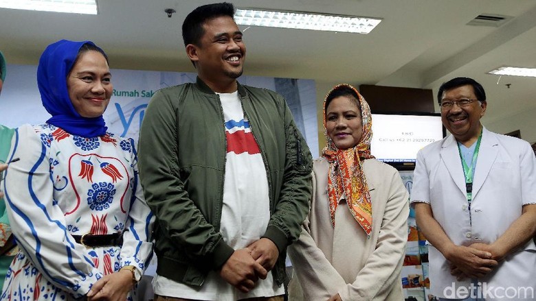 Ekspresi Bahagia Bobby Suami Kahiyang Ayu Sambut Anak Pertama