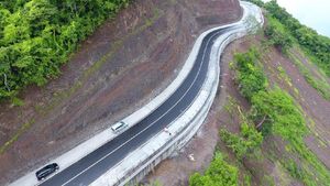 Mulusnya Jalan Nasional di Pulau Sumbawa NTB