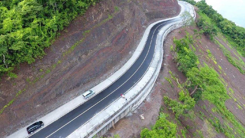 Mulusnya Jalan Nasional di Pulau Sumbawa NTB Mulusnya Jalan Nasional di Pulau Sumbawa NTB