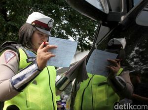 Ada e-Tilang, Kendaraan Baru Harus Ada Nomor HP dan Email Pengguna
