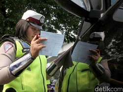 Ada e-Tilang, Kendaraan Baru Harus Ada Nomor HP dan Email Pengguna