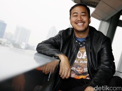 8 Fakta Pandji Pragiwaksono yang Ogah Pilih Prabowo dan Males Pilih Jokowi