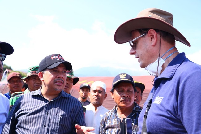 Ke Lombok, Fahri Hamzah Antar Bantuan Rp 100 Juta dari DPR Ke Lombok, Fahri Hamzah Antar Bantuan Rp 100 Juta dari DPR