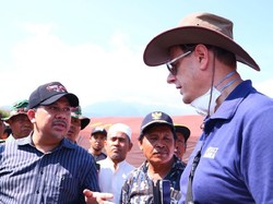 Ke Lombok, Fahri Hamzah Antar Bantuan Rp 100 Juta dari DPR