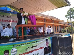 Santri Lepas Merpati Simbol Jokowi Tak Pernah Ingkar Janji