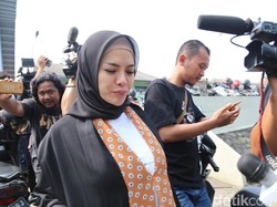 Tiba-tiba eks Suami Kedua Kirim Duit, Nikita Mirzani Masih Nyinyir