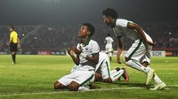 Si Kembar Bagus dan Bagas sontak menjadi bintang Timnas Indonesia di gelaran Piala AFF U-16 2018, bersama sejumlah pemain yang juga bersinar seperti Supriadi, Brilyan Aldama, dan Fajar Fatur Rahman. (Foto: Zabur Karuru/Antara Foto)