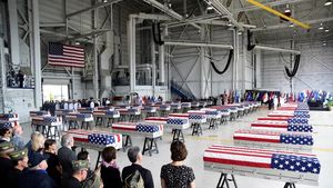 Potret 55 Peti Jasad Tentara AS dari Korut Saat Tiba di Pearl Harbor