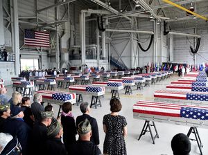 Potret 55 Peti Jasad Tentara AS dari Korut Saat Tiba di Pearl Harbor