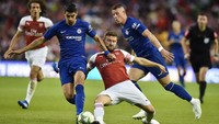 Dominasi Chelsea hanya berbuah satu gol di babak pertama. (Foto: Charles McQuillan/Getty Images)